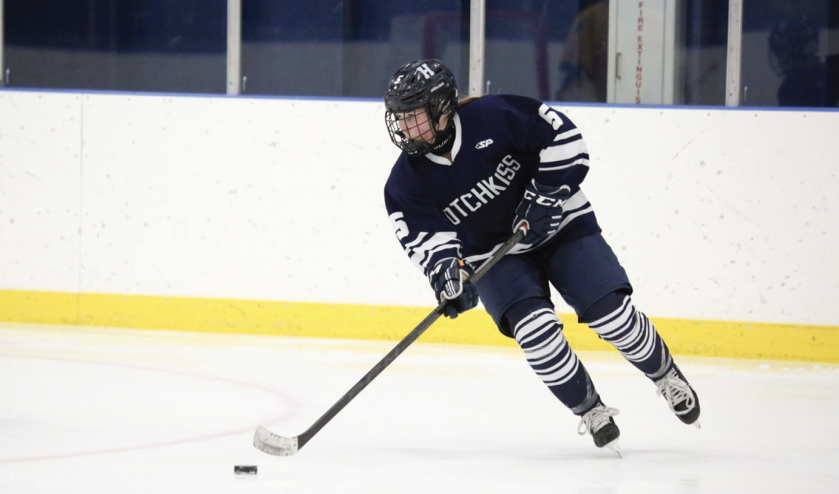 Lila Snow ’25 is committed to play hockey at Hamilton College.